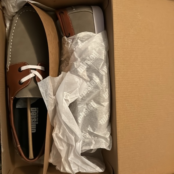 Brand new men’s shoes. Never worn. - Picture 2 of 5